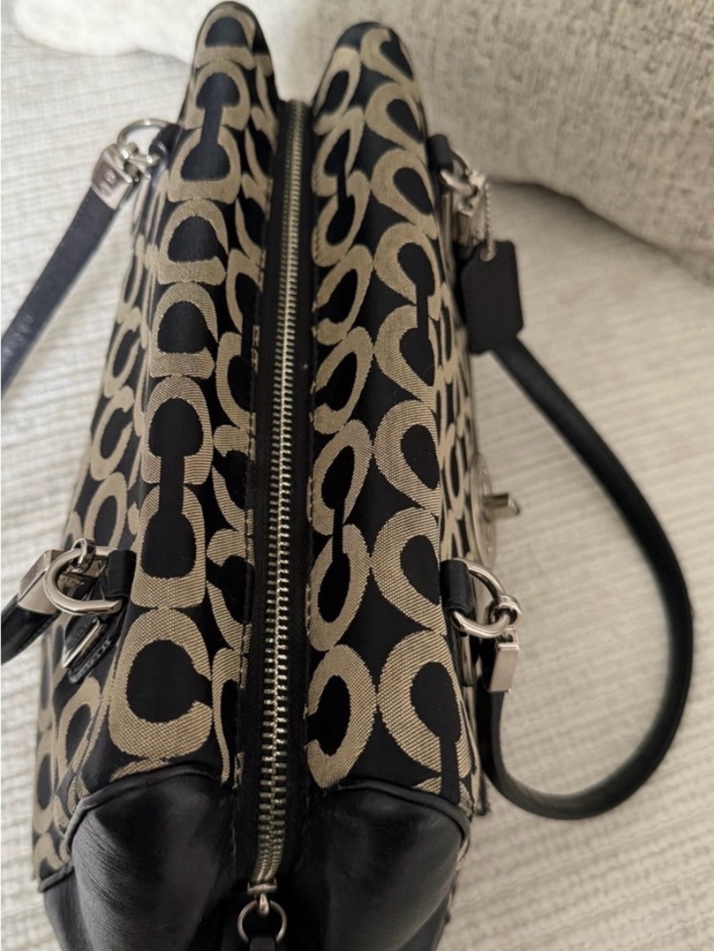 Coach Black & Beige Madison Madeline east/west satchel! Like new condition - Picture 4 of 14